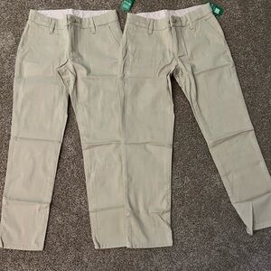 2pairs size 7 kids khaki pants